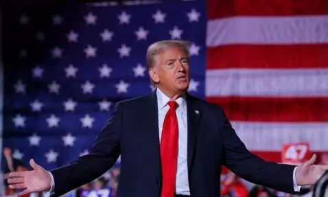 AI Video from prompt: человек  одел форменную фуражку России