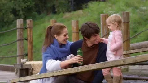 AI Video from prompt: Un bebé recién nacido que diga Wilmer traime una