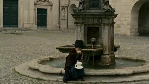 AI Video from prompt: Victorian child drink water