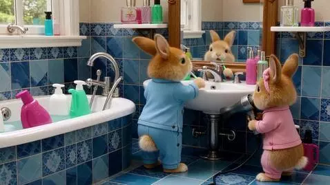 AI Video from prompt: Два милых пушистых светло-коричневых мини-зайца 