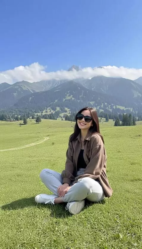 AI Video from prompt: smooth natural motion, her face looks happy