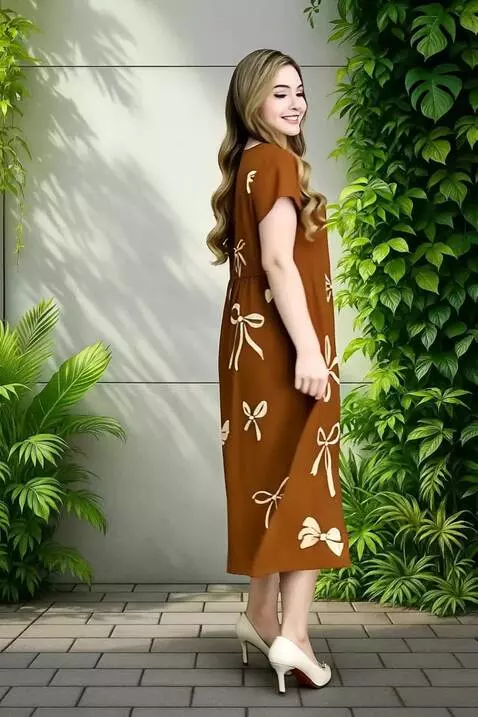 AI Video from prompt: Seorang model wanita sedang melakukan gerakan po