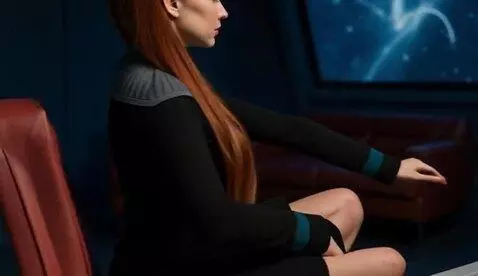 AI Video from prompt: scifi woman in her office