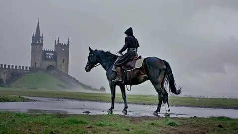 AI Video from prompt: Видео как в средние века снимают замок из далека