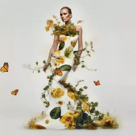 AI Video from prompt: A model walks towards the camera as realistic bu