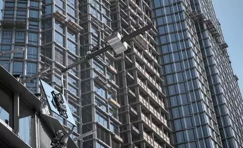 AI Video from prompt: Ultra-realistic cinematic video, construction si