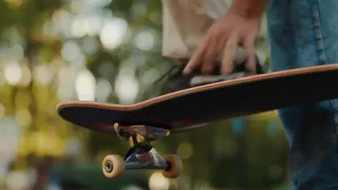 AI Video from prompt: skatebord true
