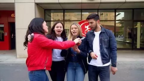 AI Video from prompt: Идея: показать энергию и радость от нового батон