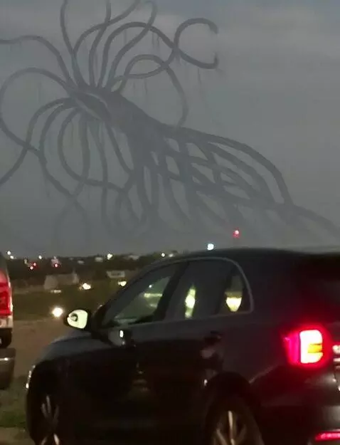 AI Video from prompt: Hes moving in the sky