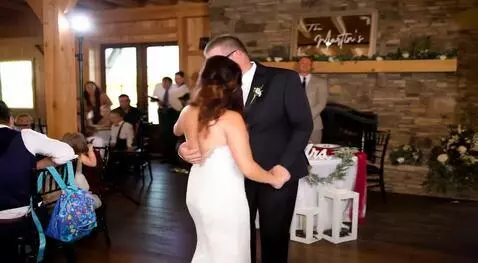 AI Video from prompt: Guy  dancing with girl, quickly starts french ki