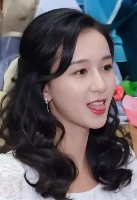 AI Video from prompt: Улубнисудавлствими