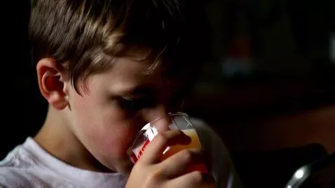 AI Video from prompt: Идея: показать контраст между активной жизнью и 