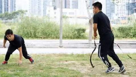 AI Video from prompt: Tung tung tung sahur fights Tralalero Tralala