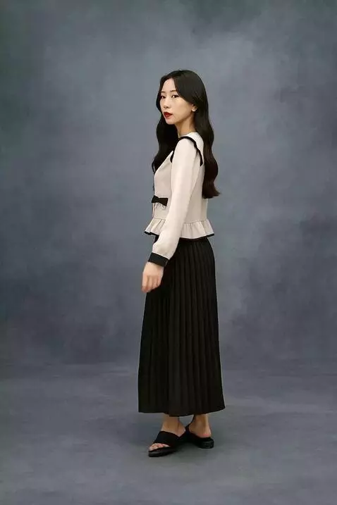 AI Video from prompt: Seorang model wanita sedang melakukan gerakan po