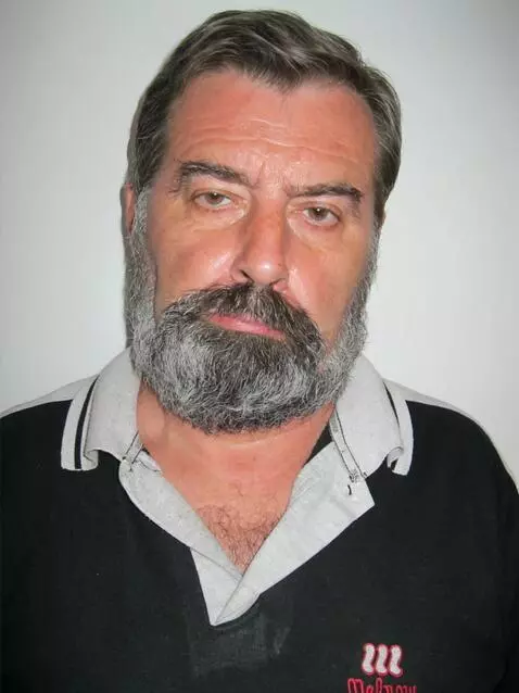 AI Video from prompt: улыбается не сильно