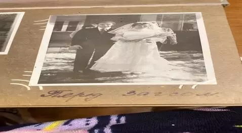 AI Video from prompt: Сделай так чтобы они обнялись