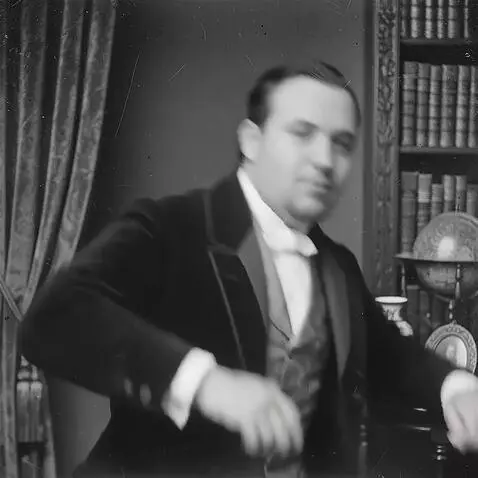 AI Video from prompt: Танцует динамично