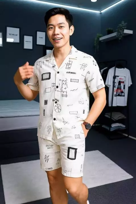 AI Video from prompt: Buatkan pria di gambar tersebut bergerak sambil 