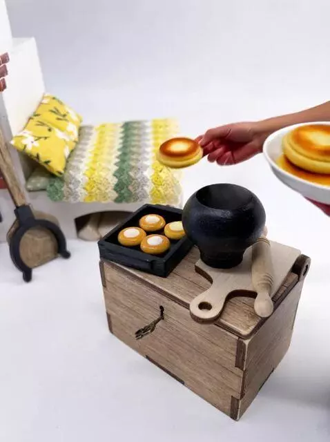 AI Video from prompt: hot pies just out of the oven: porridge in a pot