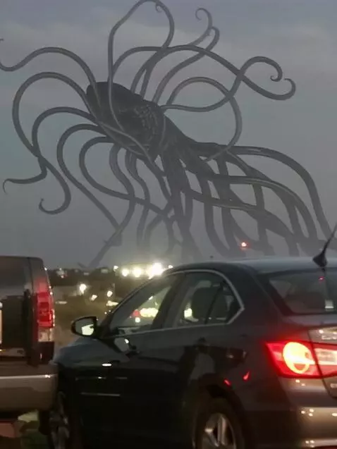 AI Video from prompt: Strange creature in the sky