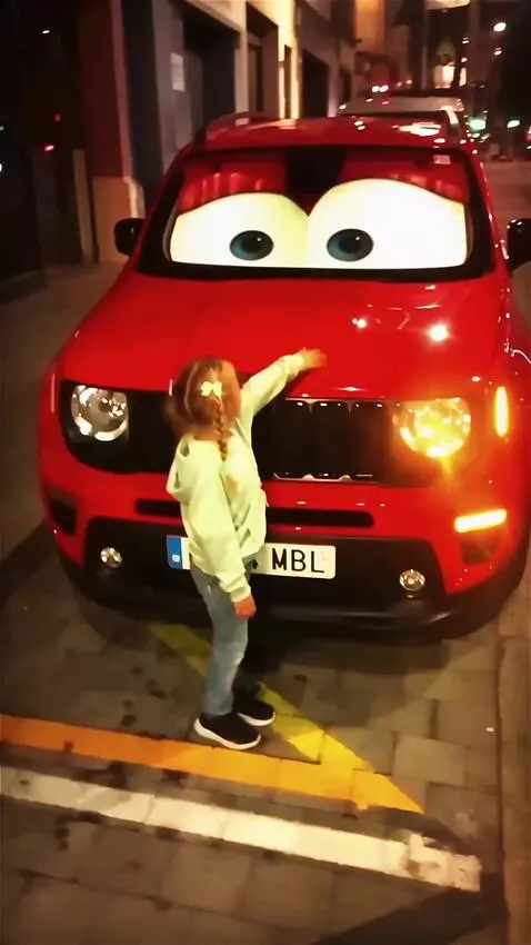 AI Video from prompt: Девочка девочка гладит машину по капоту, девочка