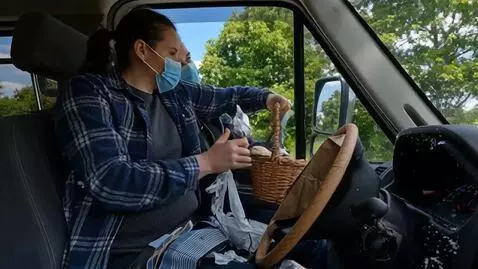 AI Video from prompt: Молния маквие деет по дороге