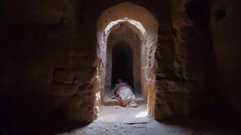 AI Video from prompt: A cinematic scene of Lazarus inside a 1st-centur