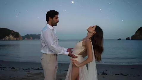 AI Video from prompt: dance. if i were the moon. you would illuminate 