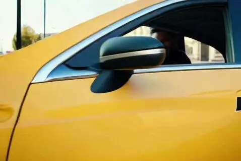 AI Video from prompt: A cinematic, dynamic shot: a sunny day, a busy c