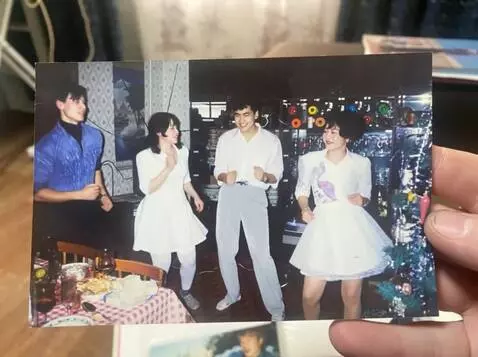 AI Video from prompt: people are dancing