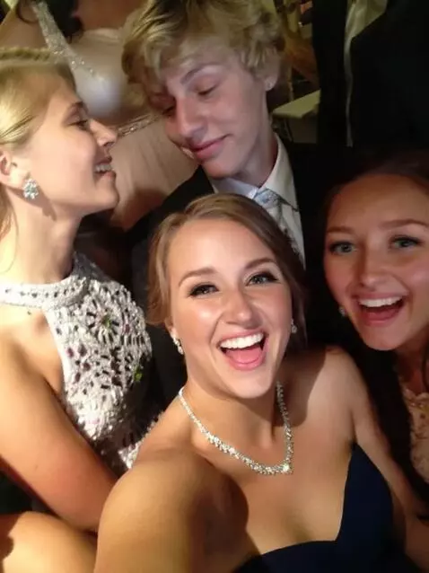 AI Video from prompt: Girls kissing with tongues