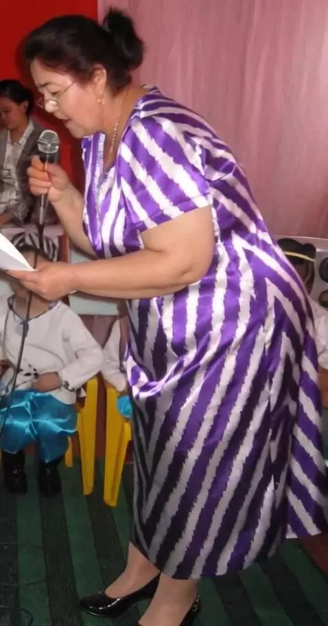 AI Video from prompt: Недвигат голову двигае с телами