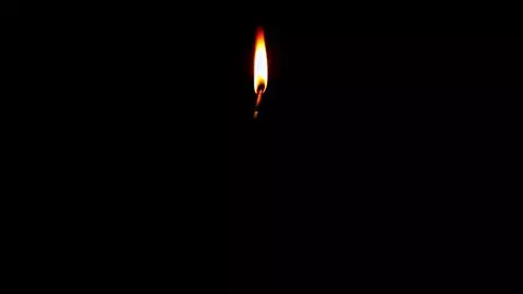 AI Video from prompt: анимация в полной темноте с верху вниз падает го