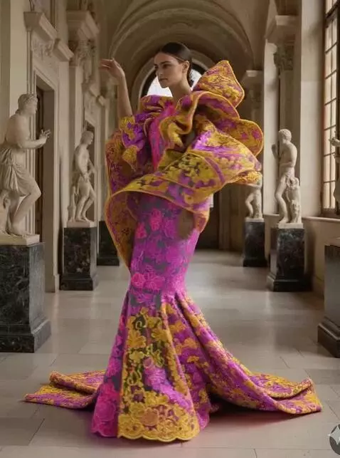 AI Video from prompt: Merge suav,apoi face o ușoară piruetă .