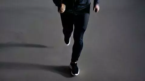 AI Video from prompt: Lari ditempat