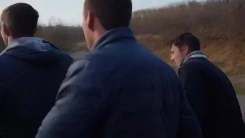 AI Video from prompt: Толпа в ужасе убегает