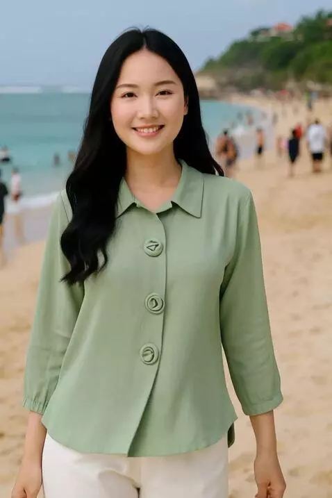 AI Video from prompt: The model walks elegantly towards the camera and