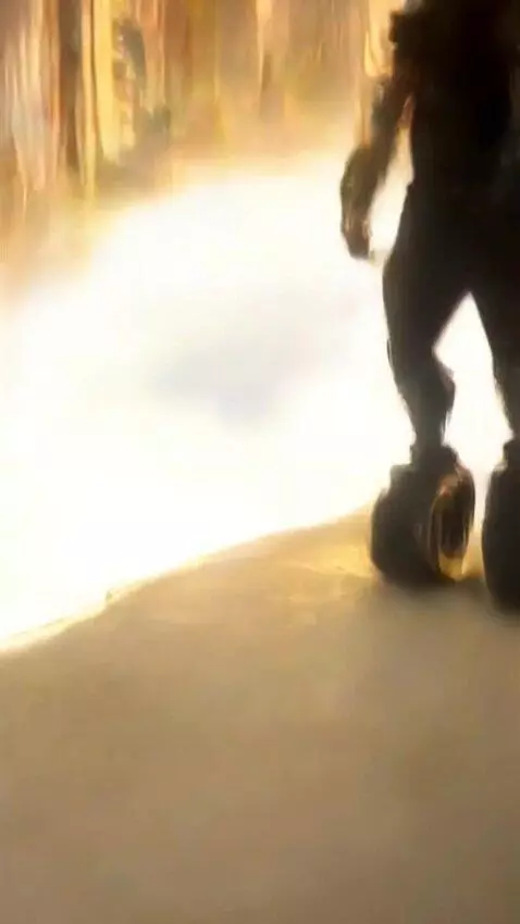 AI Video from prompt: Backlight, medium shot, sunset, soft light, silh