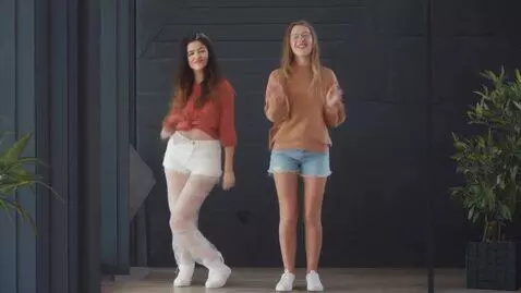 AI Video from prompt: Girl dance tgvcb