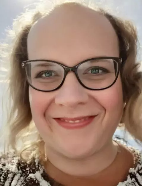 AI Video from prompt: looks and laughs like an idiot.