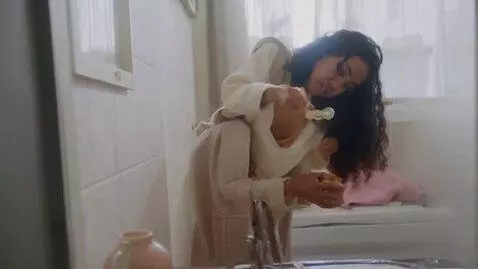 AI Video from prompt: Girl in bathroom