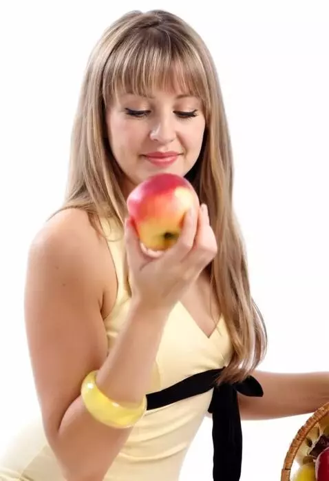 AI Video from prompt: woman eat apple