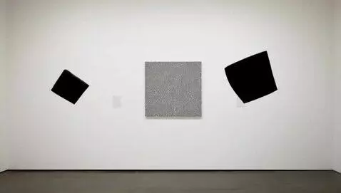 AI Video from prompt: Style: Cinematic, museum aesthetic, abstract art