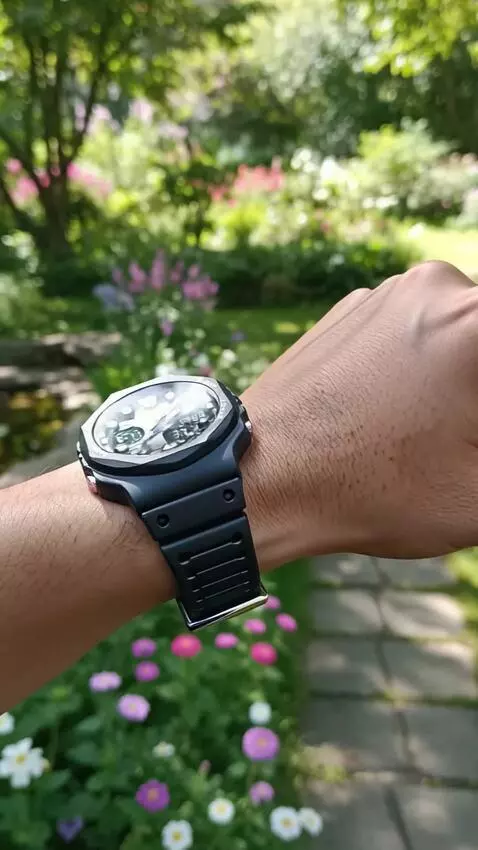 AI Video from prompt: buat tangannya bergerak perlahan ke kanan dan ke