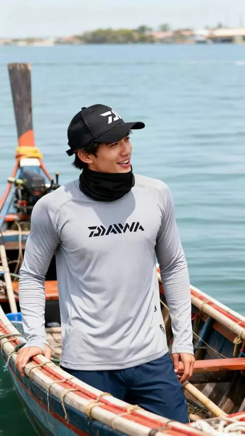 AI Video from prompt: seorang pria tampil bahagia melihat kekiri dan k