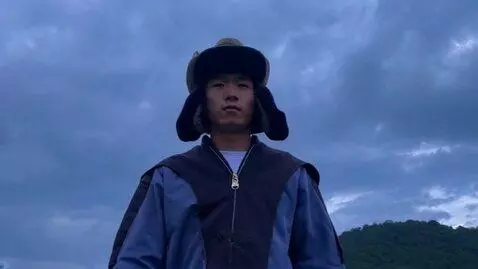 AI Video from prompt: Create an edith for tik tok where in where the m