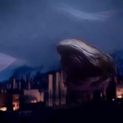 AI Video from prompt: Цель: Показать уникальность аромата, подчеркнуть