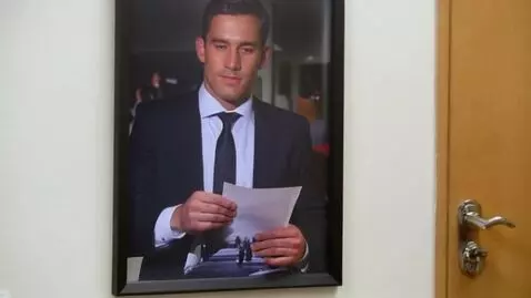 AI Video from prompt: привет создай фидео про парня каторый работает н