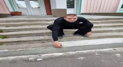 AI Video from prompt: пусть он танцует