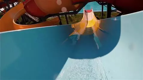 AI Video from prompt: Вид от первого лица. Скоростной Спуск по водной 